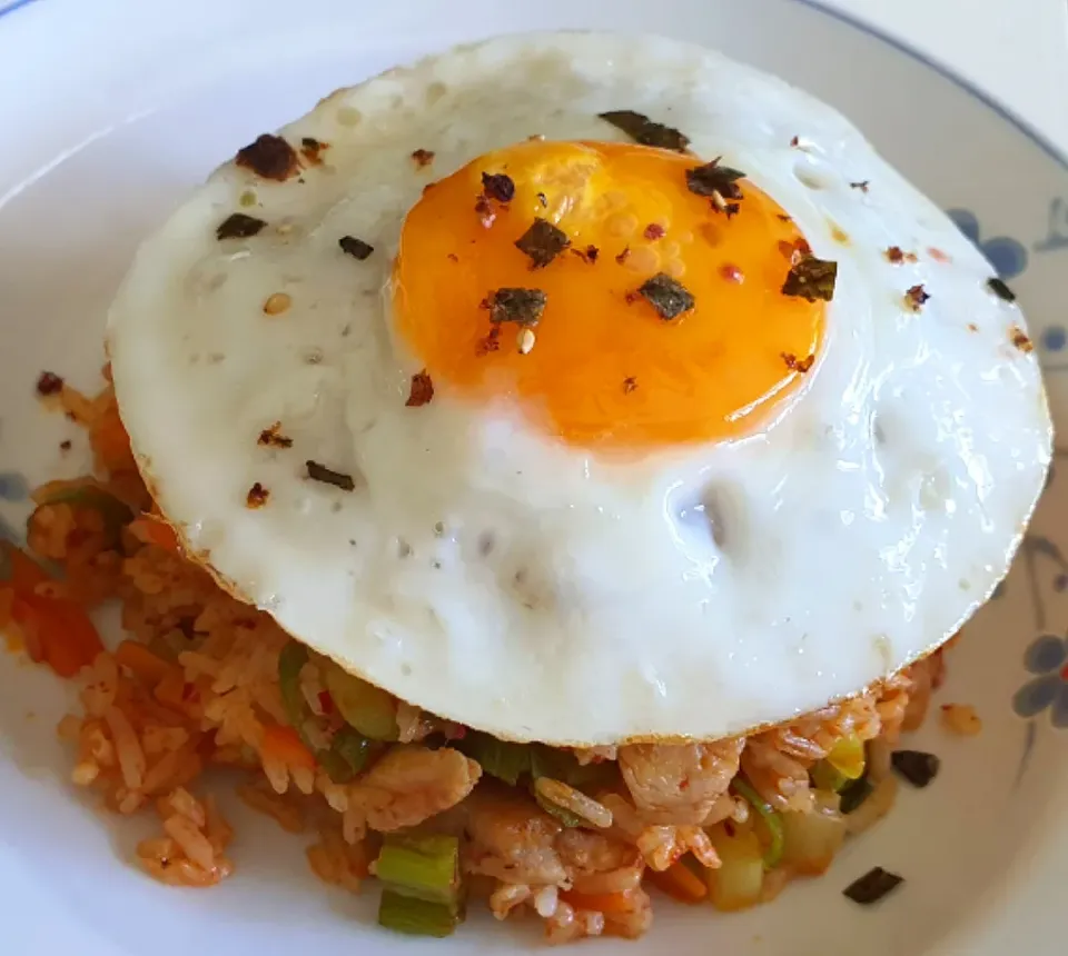 Today lunch ♡ Kimchi Chicken Fried Rice 
with Green Onions + 🥕 16.6.2021|🌷lynnlicious🌷さん