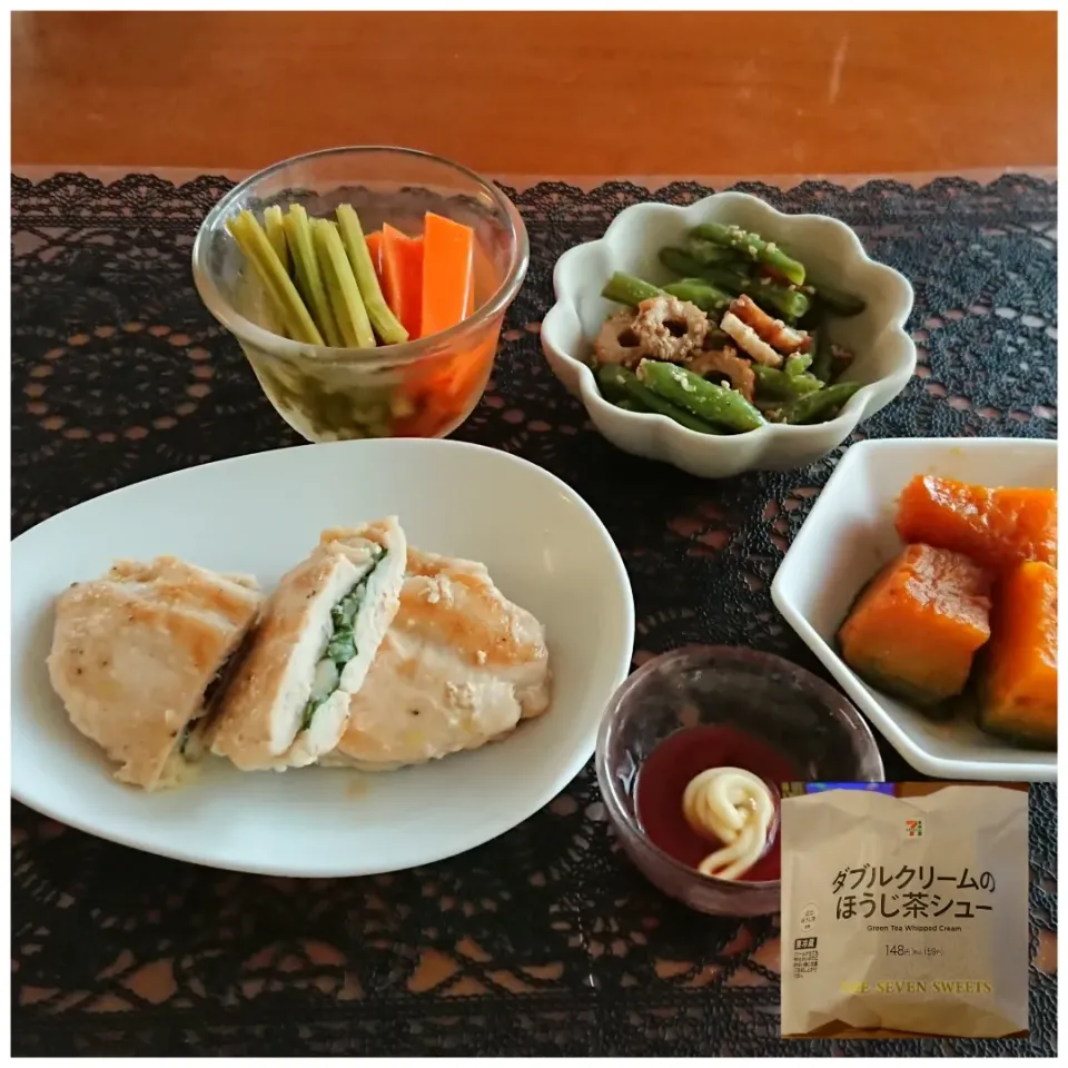 Snapdishの料理写真:☆ささ身チーズ焼き
☆かぼちゃ煮物
☆いんげんごま和え
☆セロリと人参のピクルス
☆ほうじ茶シュークリーム|chikakoさん