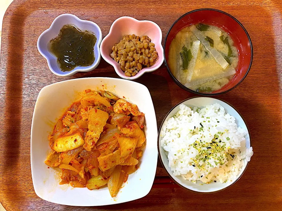 豚キムチ🐷定食🍚|かおちゃんさん