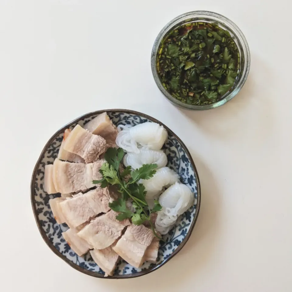 Pork Belly and Shirataki with Coriander Soya Sauce|ecywrさん