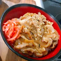 煮込むだけ豚丼|ユリナさん