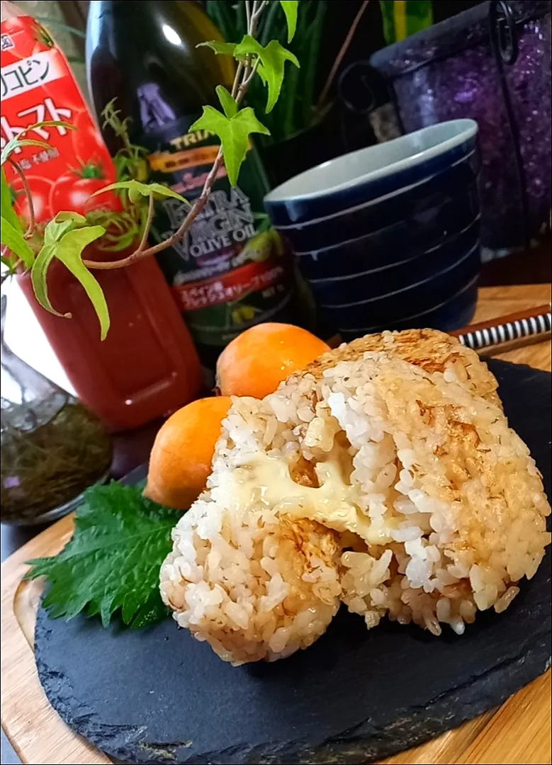 ﾁｰｽﾞIN焼きおにぎり|まりおさん