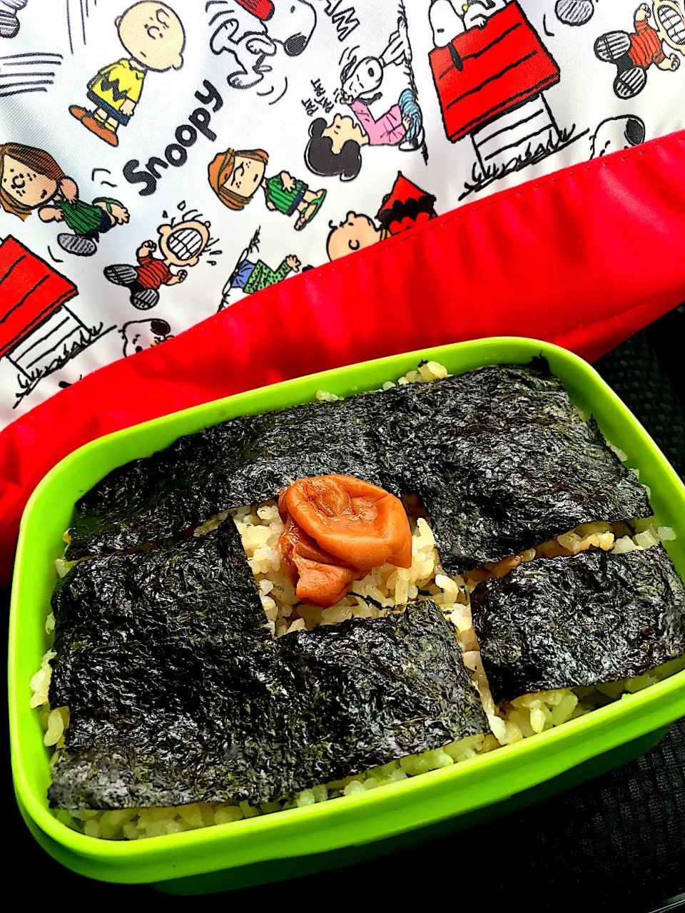 #昼飯　梅海苔何かの葉ロウカット玄米ご飯弁当|ms903さん