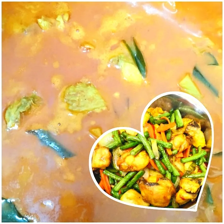 chicken gravy with ayam masak kunyit|Jothi Joさん