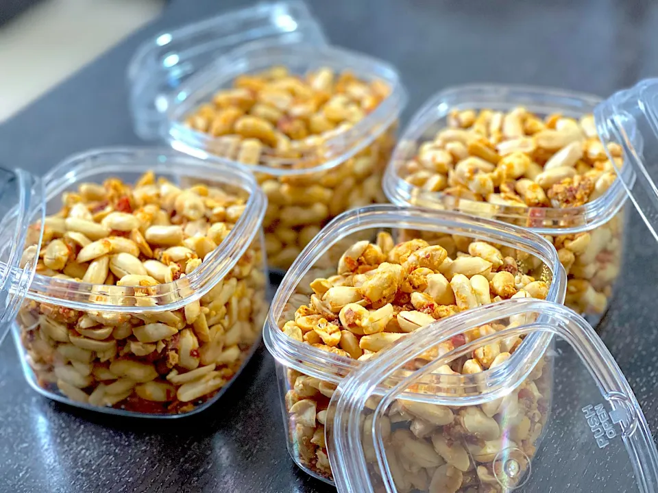 Snapdishの料理写真:Spicy peanuts garlic|yeni kartikasariさん