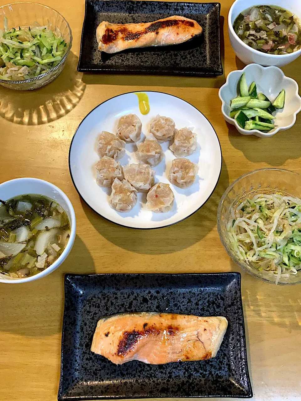 Snapdishの料理写真:#塩麹の鮭　 #中華サラダ　 #カブとベーコンのスープ|𝕜𝕪𝟙𝟘𝟚𝟘𝟙𝟠さん