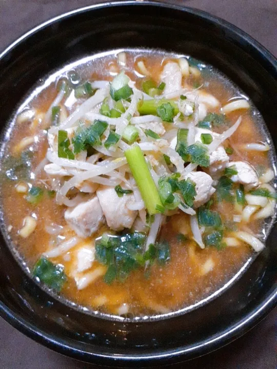 鶏とにんにくの芽の味噌ラーメン|つばささん