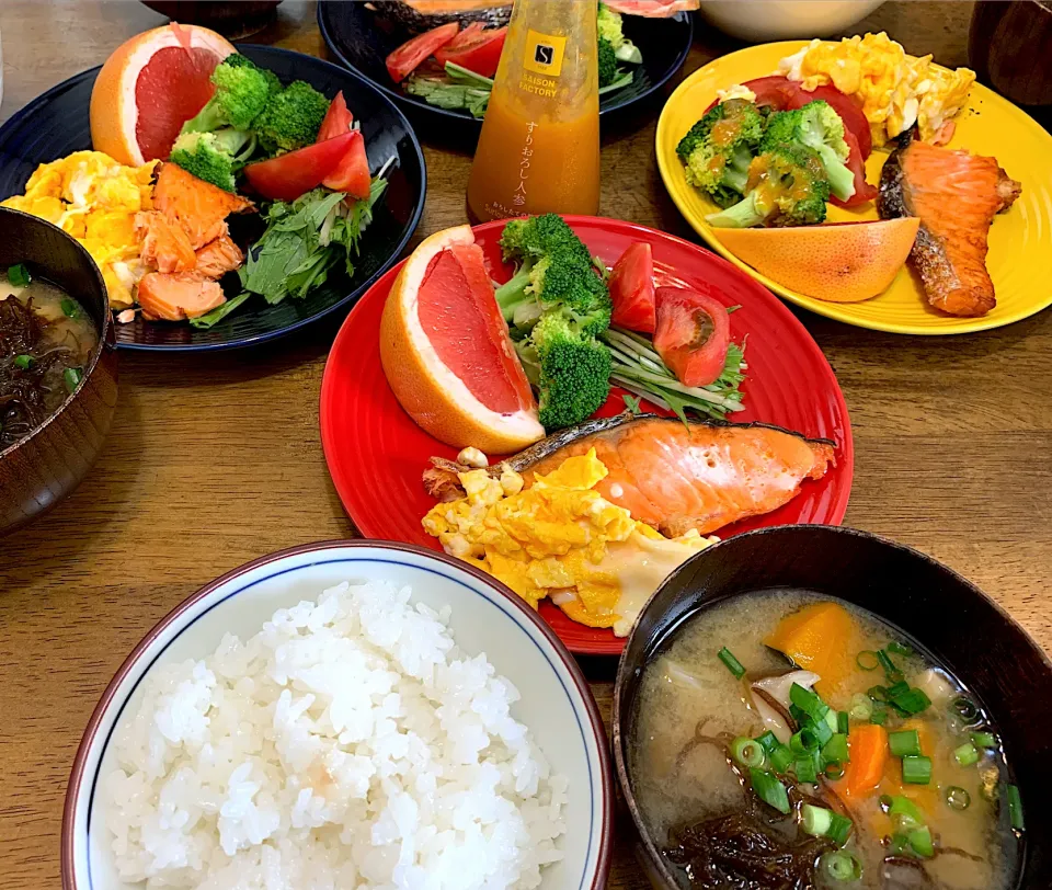 家族4人の朝食🥣|がおりんさん