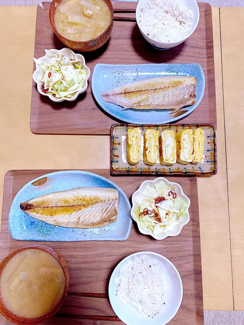 さばの塩焼き❁︎だし巻き玉子❁︎やみつきキャベツ❁︎大根と油揚げのお味噌汁|まゆさん