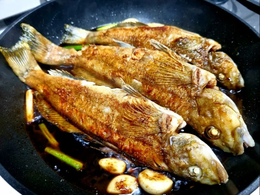 pan-seared Pacific ocean perch with soy sauce and fragrant vinegar|steven z.y.さん