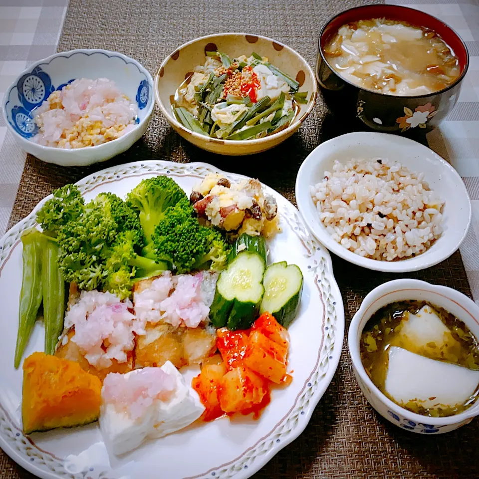 今日の夕飯★サバの竜田揚げ&はんぺんの紫酢玉ねぎソースがけ★納豆にもかけてます！|riko30294さん