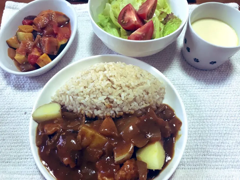 チキンカレー・ラタトゥイユ・冷製カボチャポタージュ・サラダ|柚子さん