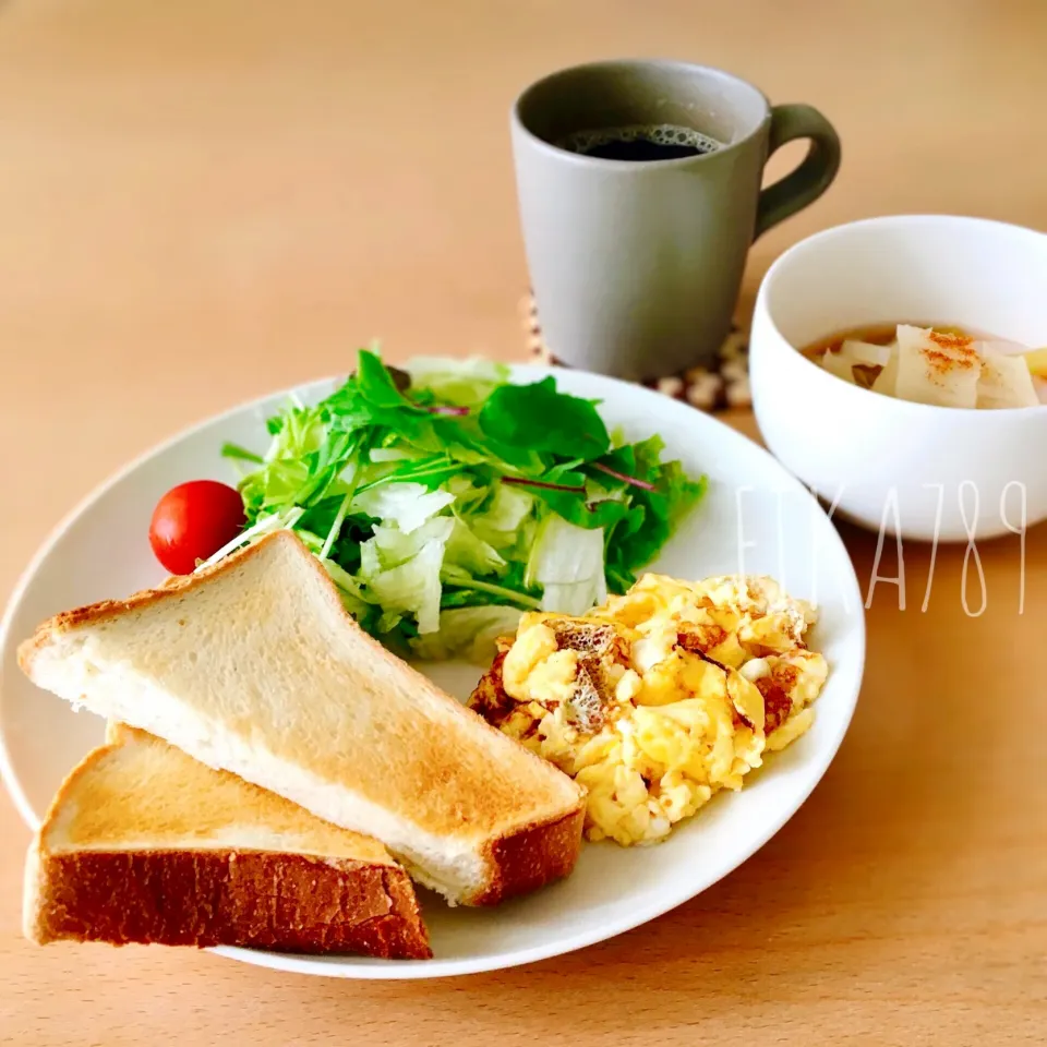 Snapdishの料理写真:ふつうの 朝ごはん|FIKA789さん