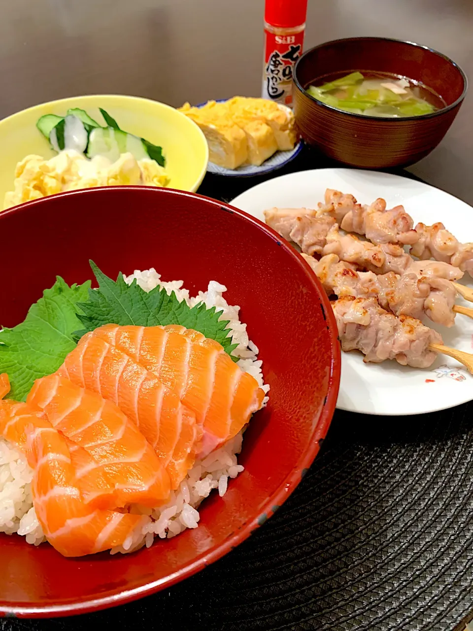 Snapdishの料理写真:サーモン丼|ゆきりん。さん