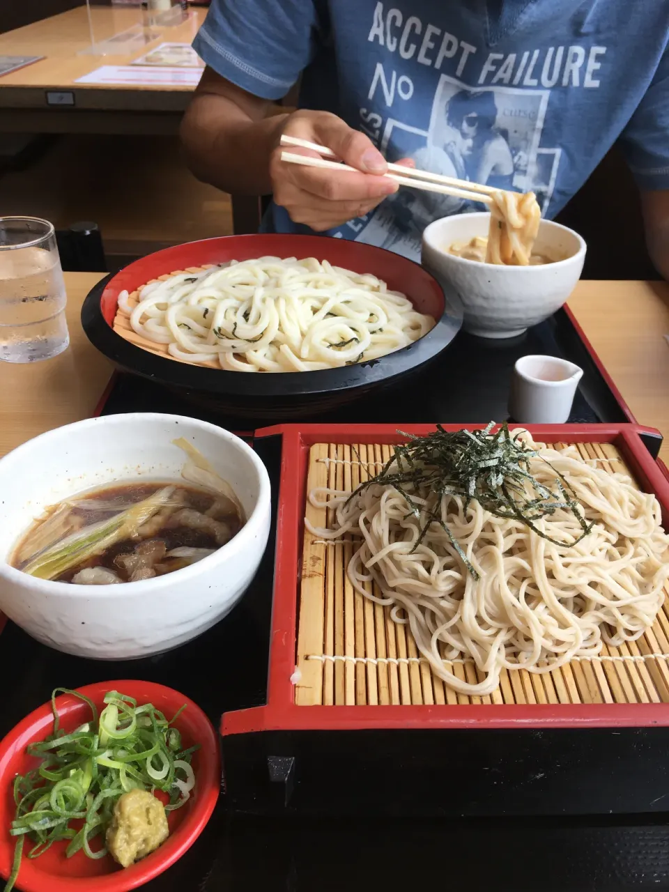 賄いごはん　イベリコ豚ザル蕎麦と主人がご来店　濃厚ゴマ坦々牛モツつけ麺|ようか✩.*˚さん