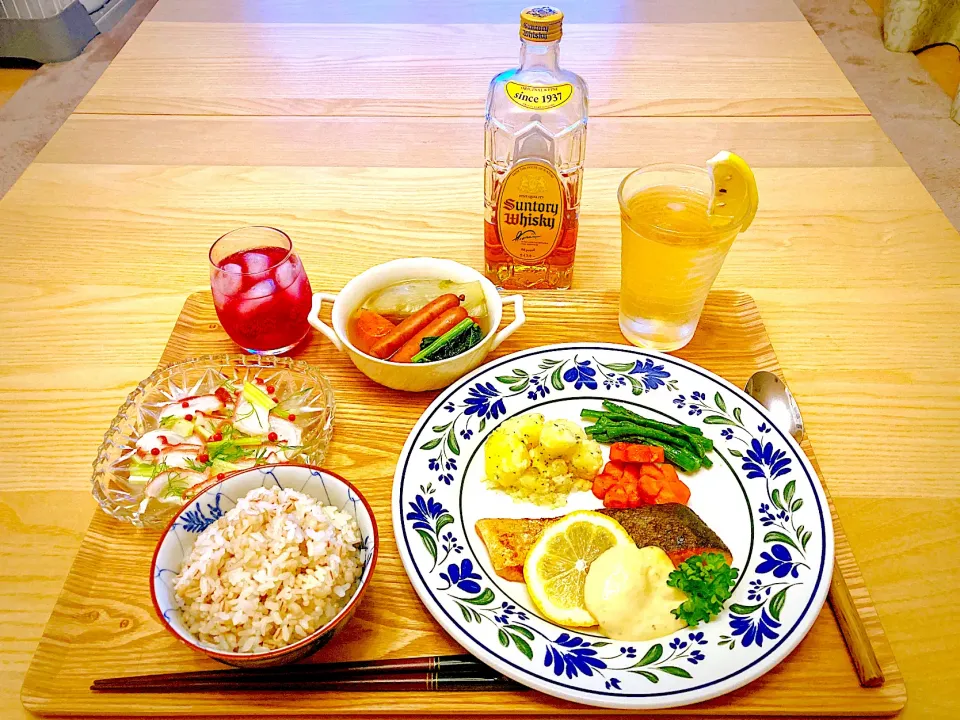 今日の夕食　サーモンのムニエル　ポトフ　水蛸のカルパッチョ　もち麦ごはん　紫蘇ジュース|ふわ猫はなちゃんさん