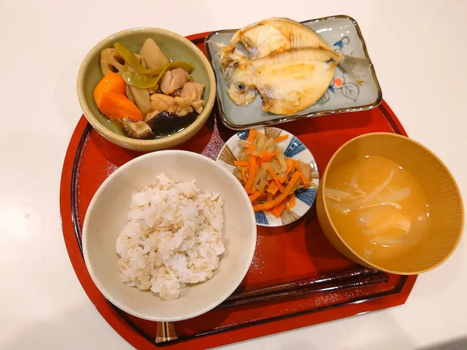 筑前煮、えぼ鯛の干物、切り干し大根、味噌汁|sorsmdさん