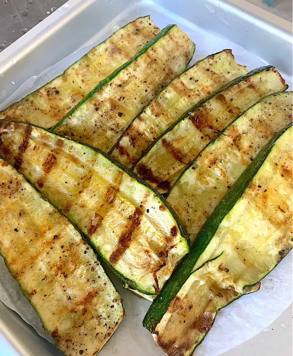 Grilled zucchini|🌺IAnneさん