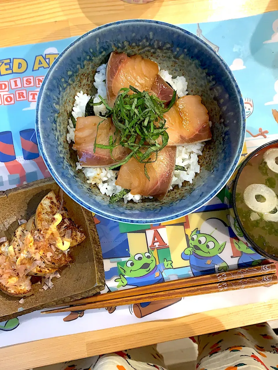 ・ブリの漬け丼　・長芋ステーキ　・お味噌汁|ぺろたんさん