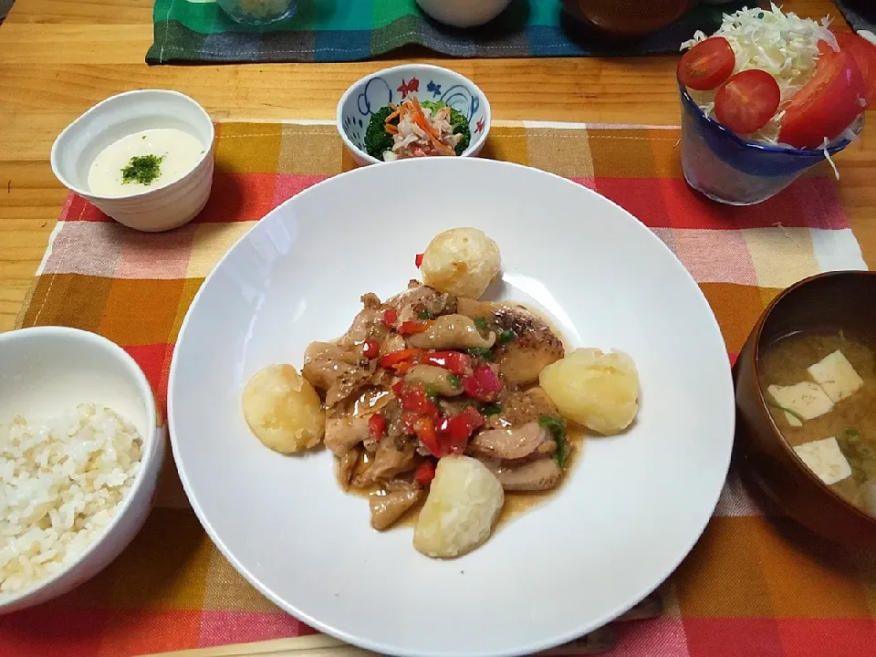 今日の夜ごはん　チキンとジャガ芋のオイスター炒め|ペコちゃんさん