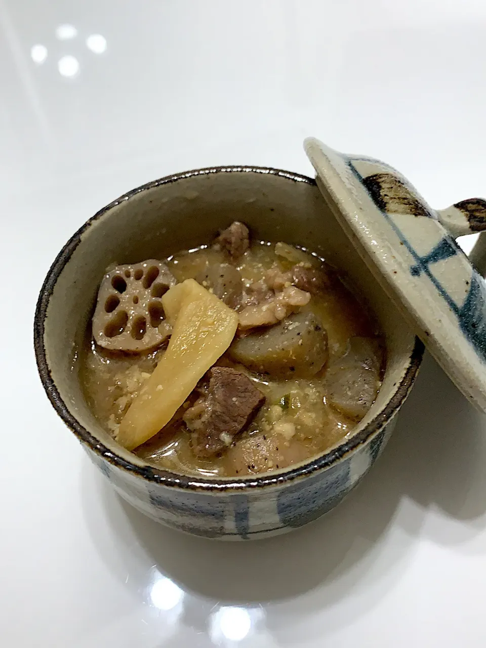 すじ肉煮　新蓮根玉葱入|卍さん