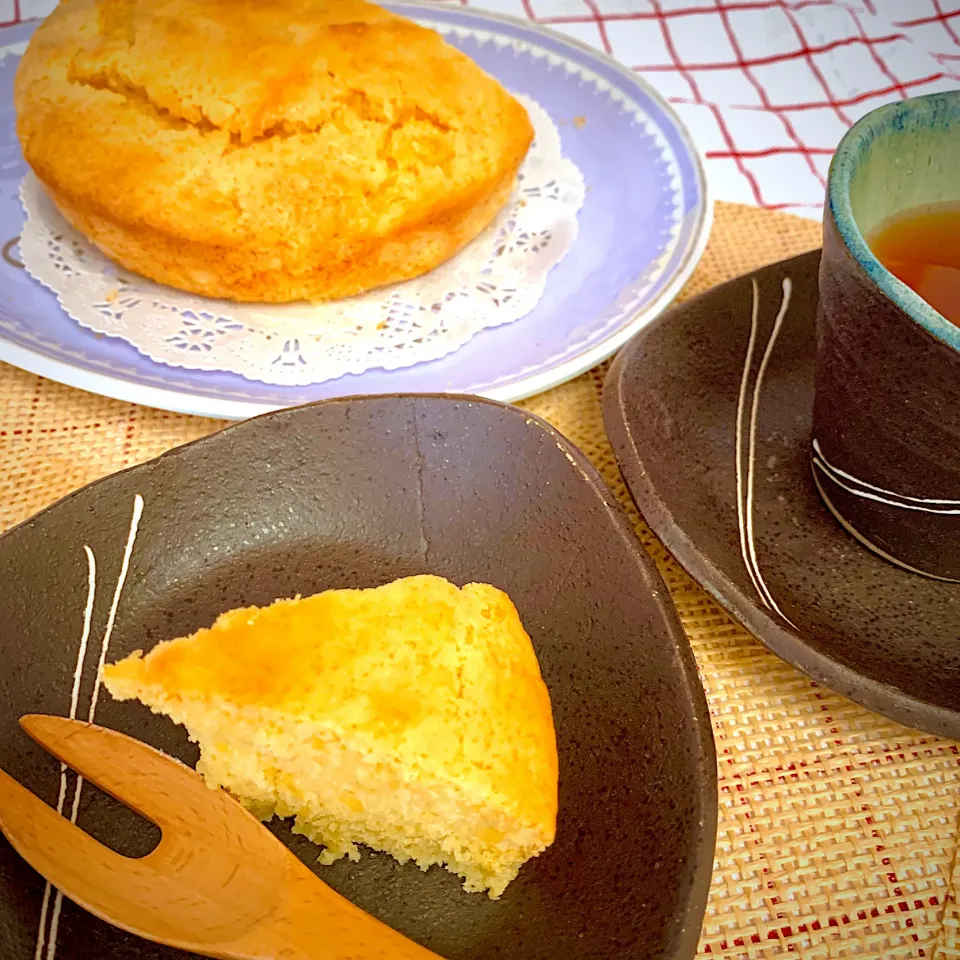 Snapdishの料理写真:まめころさんの料理 パイナップルパウンドケーキ🍍　作りました(*^_^*)|chicaocafeさん