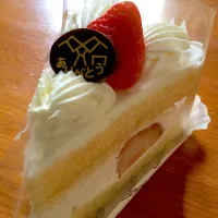 Snapdishの料理写真:苺のショートケーキ🍰|zappyさん