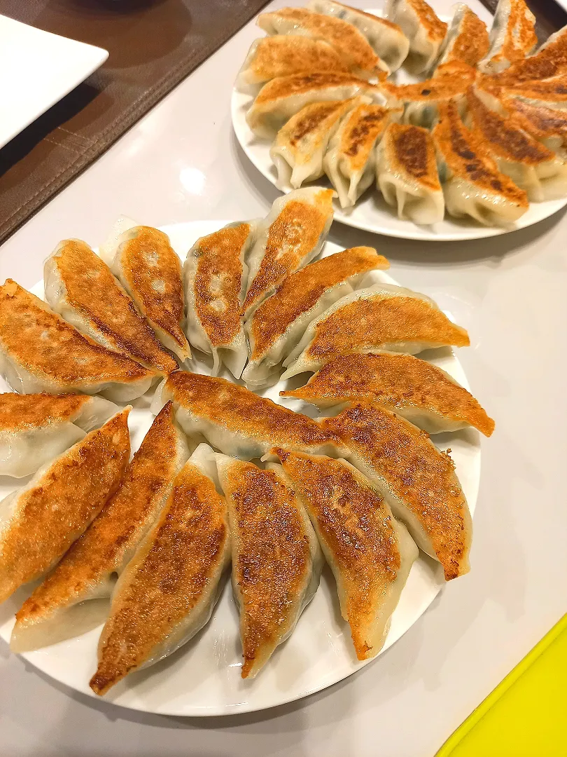 Snapdishの料理写真:米粉の皮で餃子|ぶー子さん