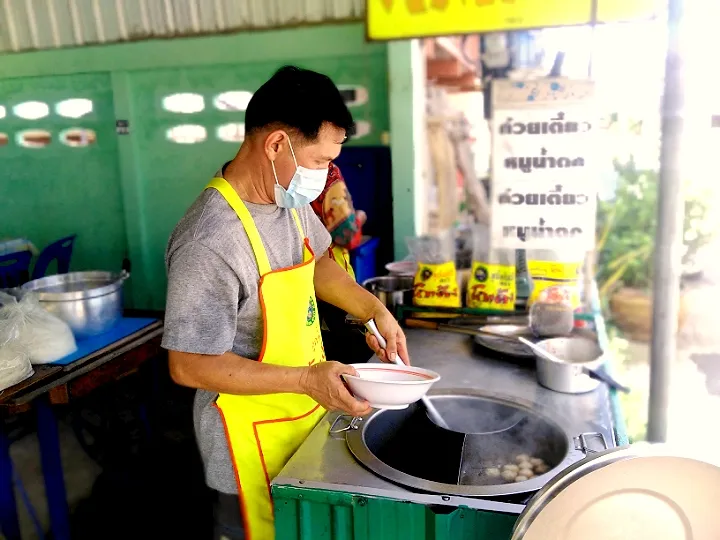 |สุรเทพ นันทะภาさん