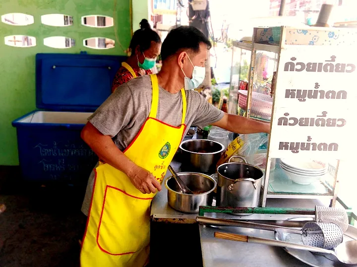 |สุรเทพ นันทะภาさん