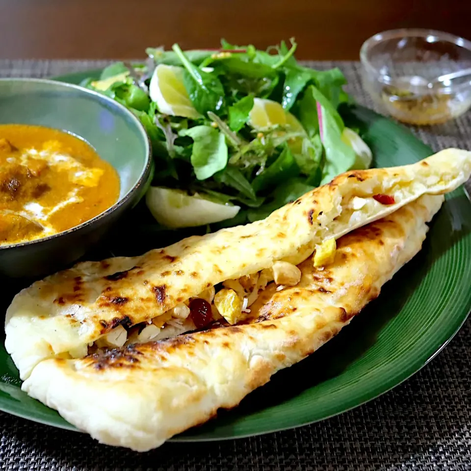 かおるさんの料理 バターチキンカレーと台湾パイナップル🇹🇼カブリ&チーズナン|かおるさん