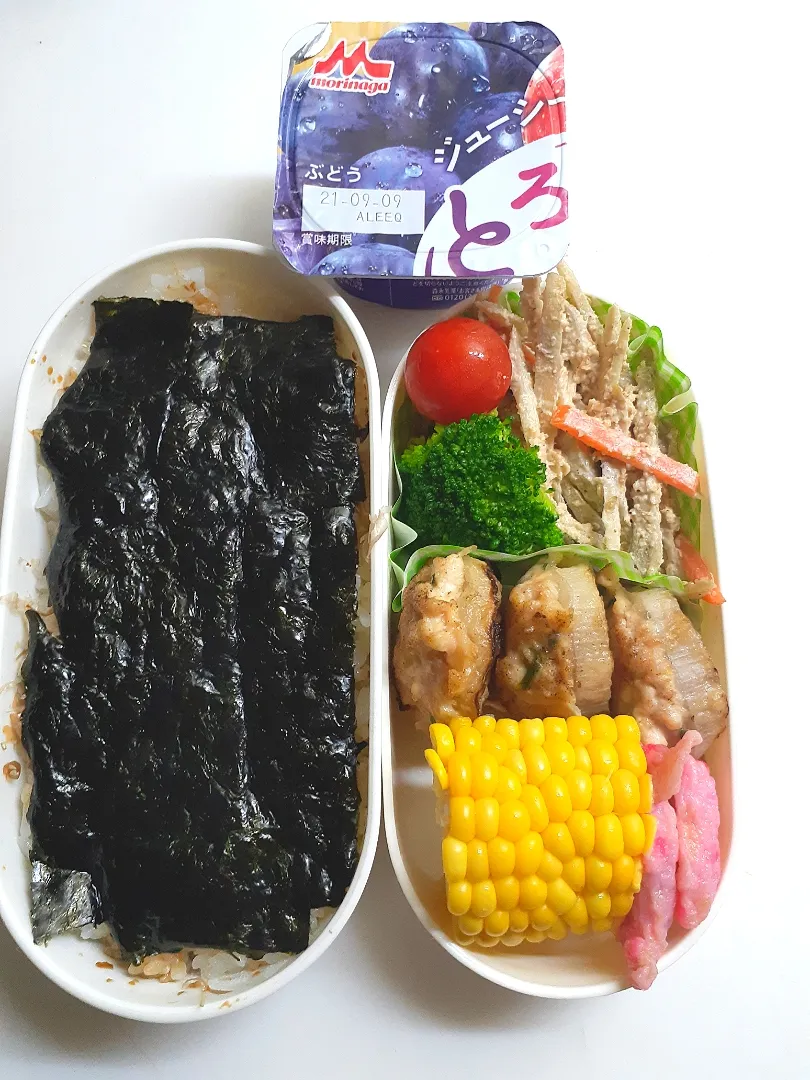 Snapdishの料理写真:☆中学生弁当☆海苔オカカごはん、とうもろこし、薩摩揚げ、蓮肉(笑)、牛蒡サラダ、ブロッコリー、ミニトマト、ゼリー|ｼｮｺﾗさん