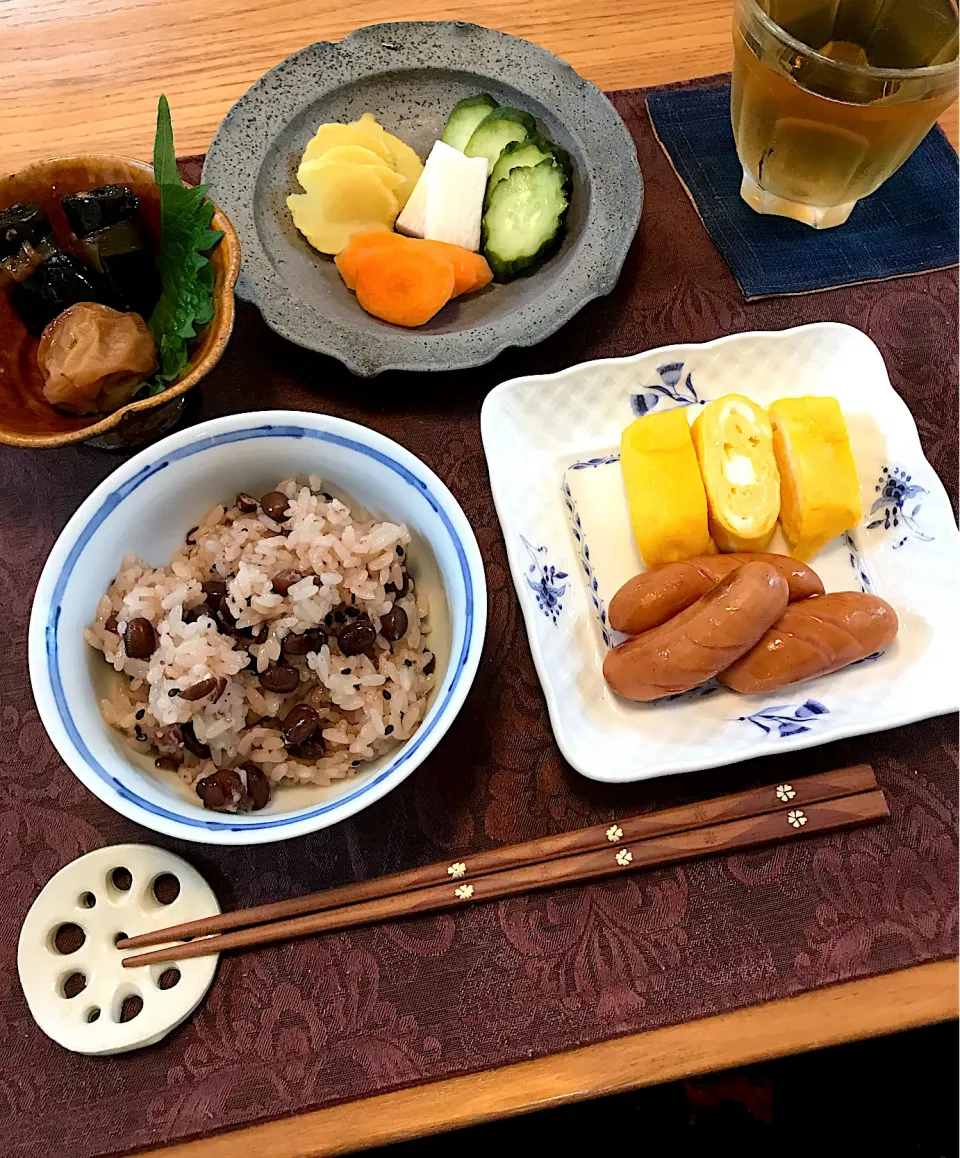 お赤飯の朝ごはん|sobacoさん