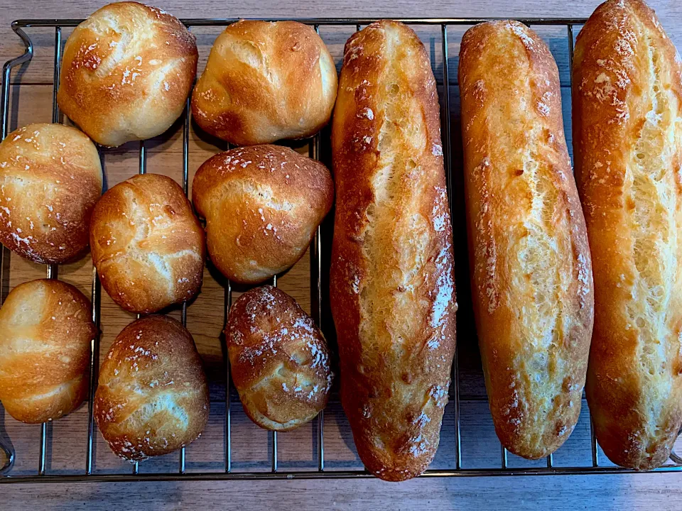 バケット🥖オリーブオイルにハーブソルトで食べるのが好き🌱|いちごさん