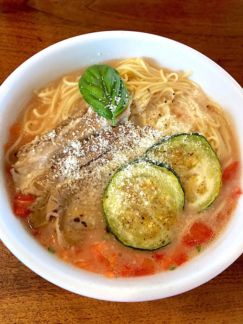 トマト🍅ラーメン|和音女将あかりさん