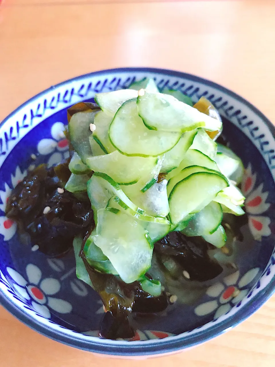 本挽き牛すじカレーのお供に、作り置きのキュウリとワカメの酢の物😊変な組み合わせ🤣|海斗さん