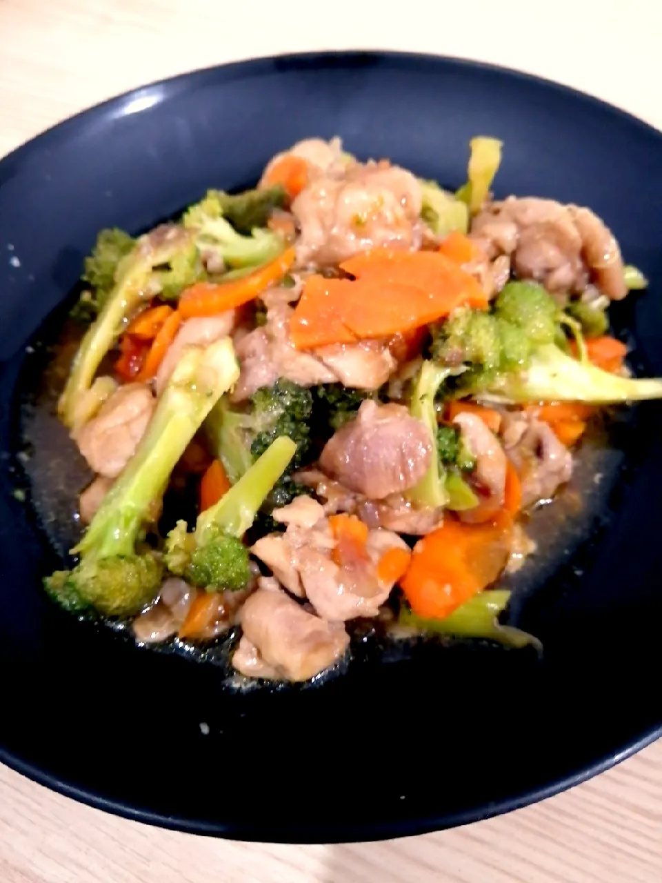 stir fry broccoli with chicken thigh|Mary Joanneさん