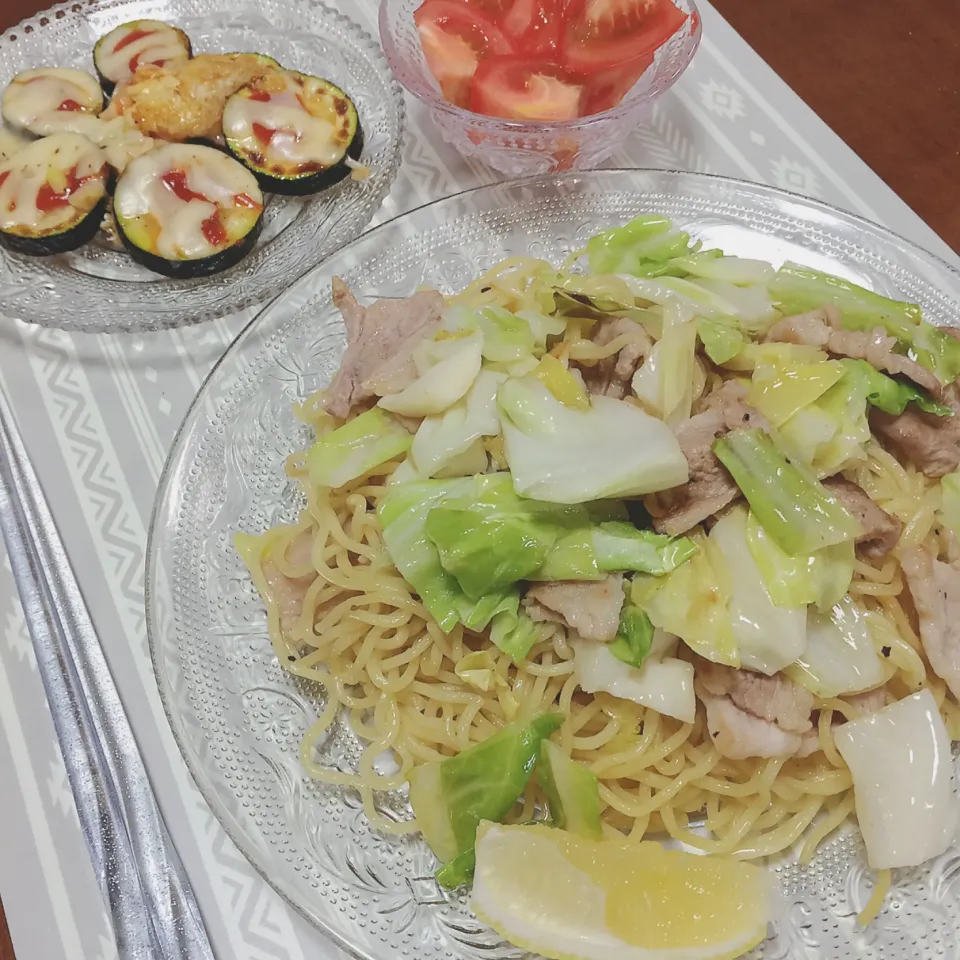 塩焼きそばにレモンをかけて塩レモン焼きそば🍋|waiwaiさん