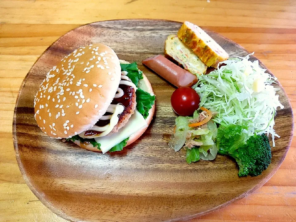 Snapdishの料理写真:morningplate　大豆ミートハンバーグテリマヨバーガー|ペコちゃんさん