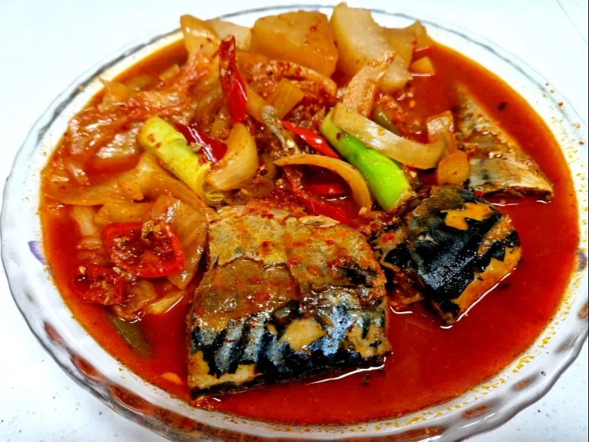 hot and spicy mackerel stew|steven z.y.さん