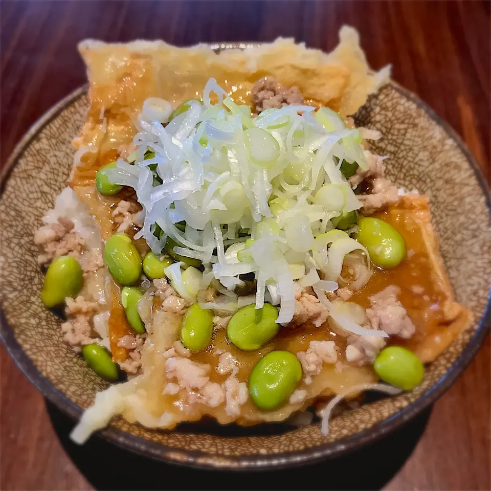 Snapdishの料理写真:ねぎ山椒オイルの効いた湯葉天鳥そぼろ枝豆あんかけ丼|deekay71さん