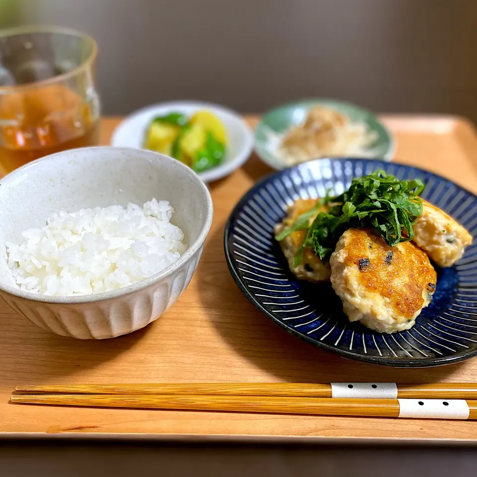 豆腐とりつくね　じゃがいもピーマンカレー炒め　えのきの梅あえ|ちぐあささん