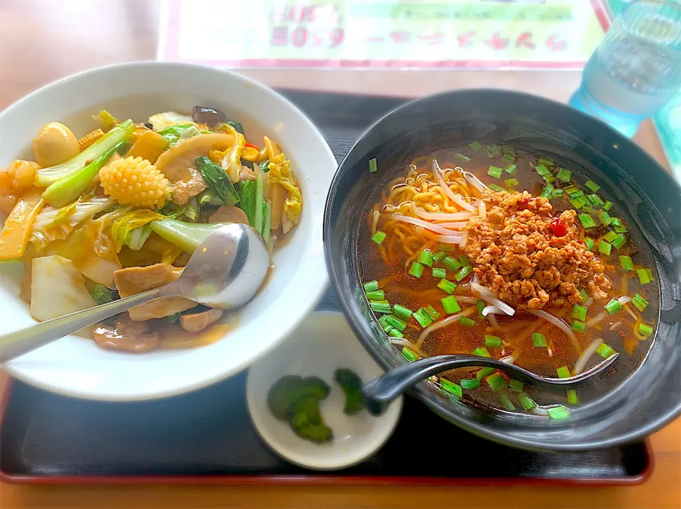 激安ランチ　ラーメンセット(台湾ラーメン&中華飯をチョイス) どちらも普通盛り|やまひろさん