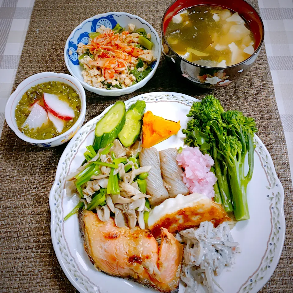 今日の夕飯★鮭の粕漬け★ゴホウとレンコンの胡麻サラダ|riko30294さん