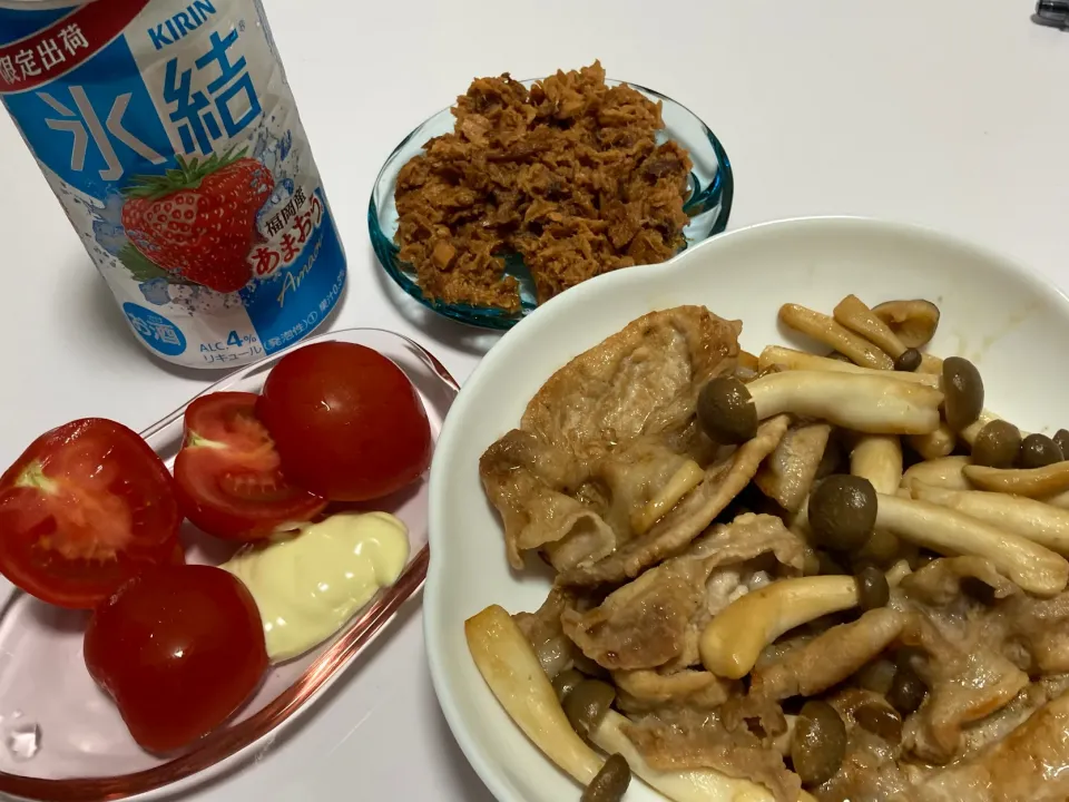 今宵は、豚肉しめじ牡蠣醤油炒め🐽🍄|Kojiさん