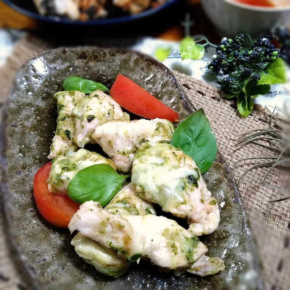 鶏胸肉のバジルチーズ焼き🌿|とまと🍅さん