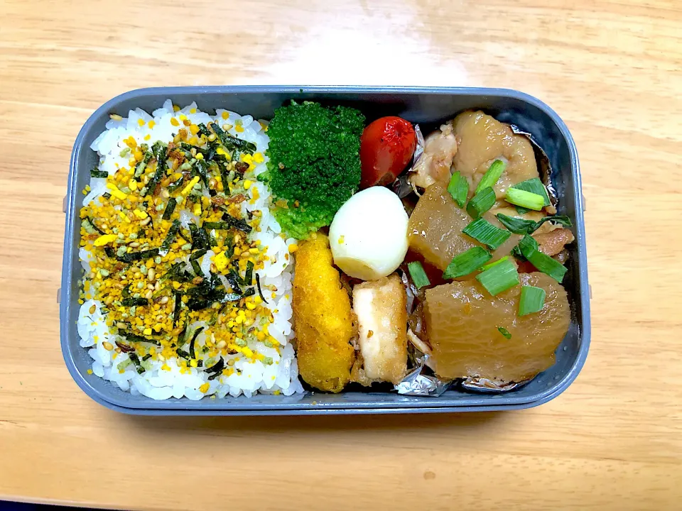 Snapdishの料理写真:鶏肉大根弁当|SAKIさん