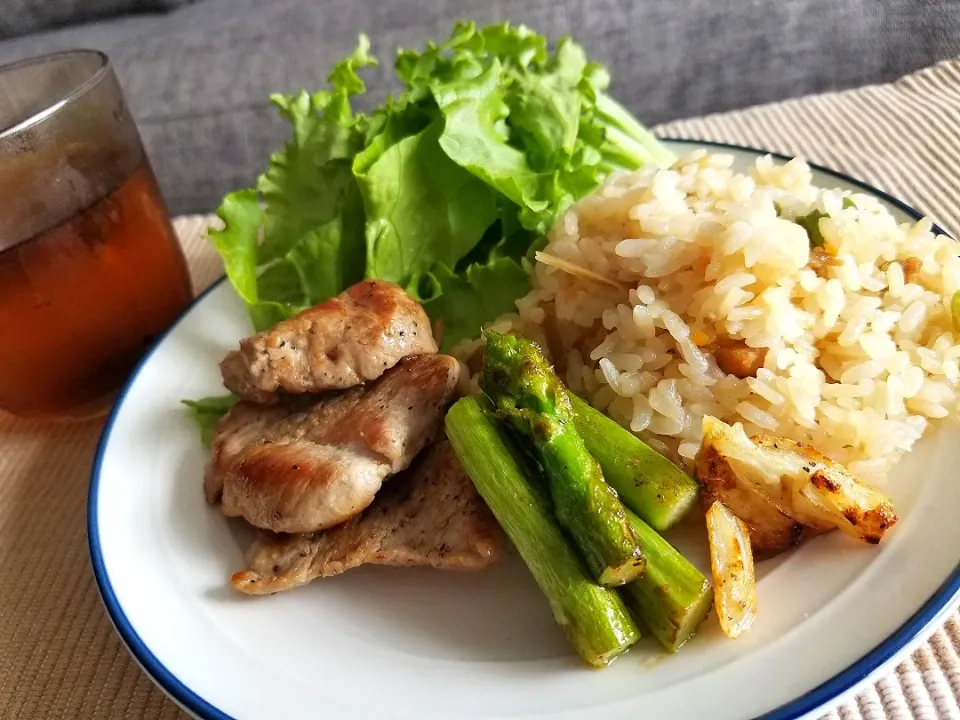 トップバリューの鶏ごぼうごはん|しあるさん