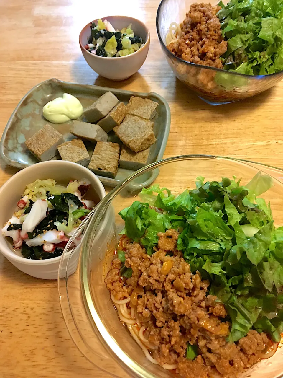 糖質０麺で担々麺風、手作りじゃこ天、タコの酢の物🐙(*>ω<*)|さくたえさん