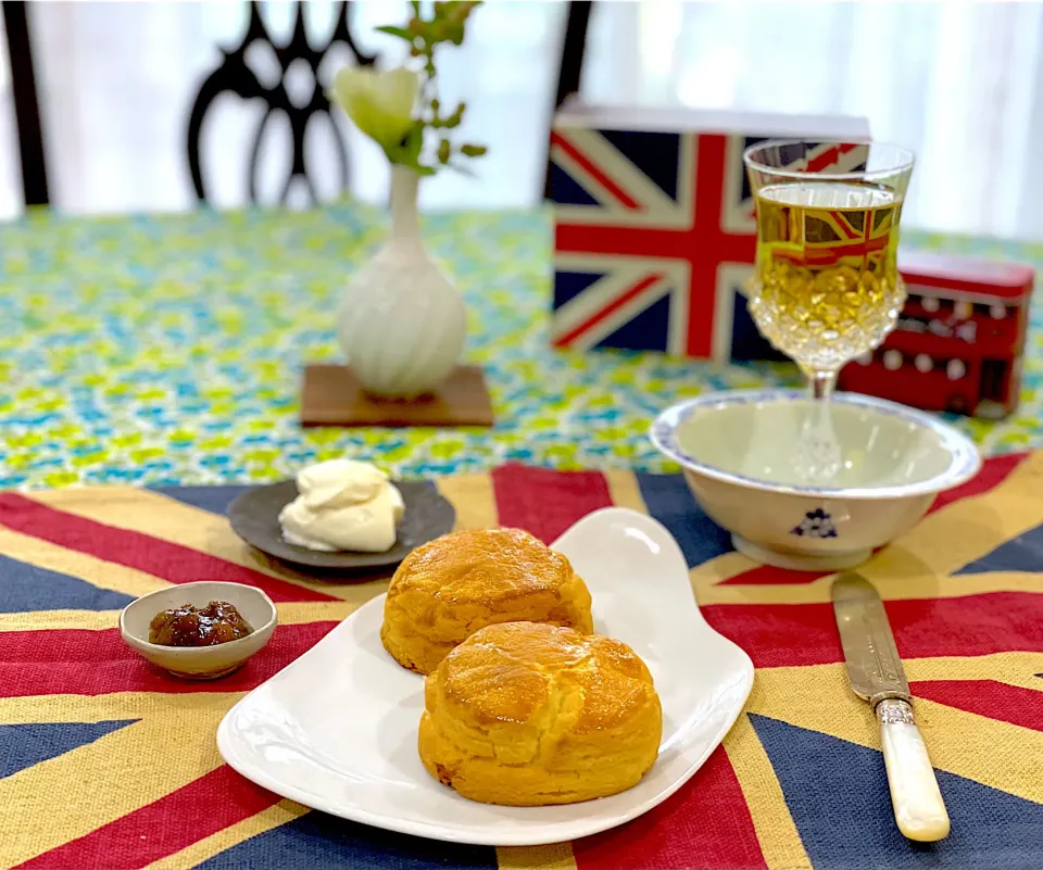 朝ごはんはクリームティーにしました🇬🇧|Seikoさん